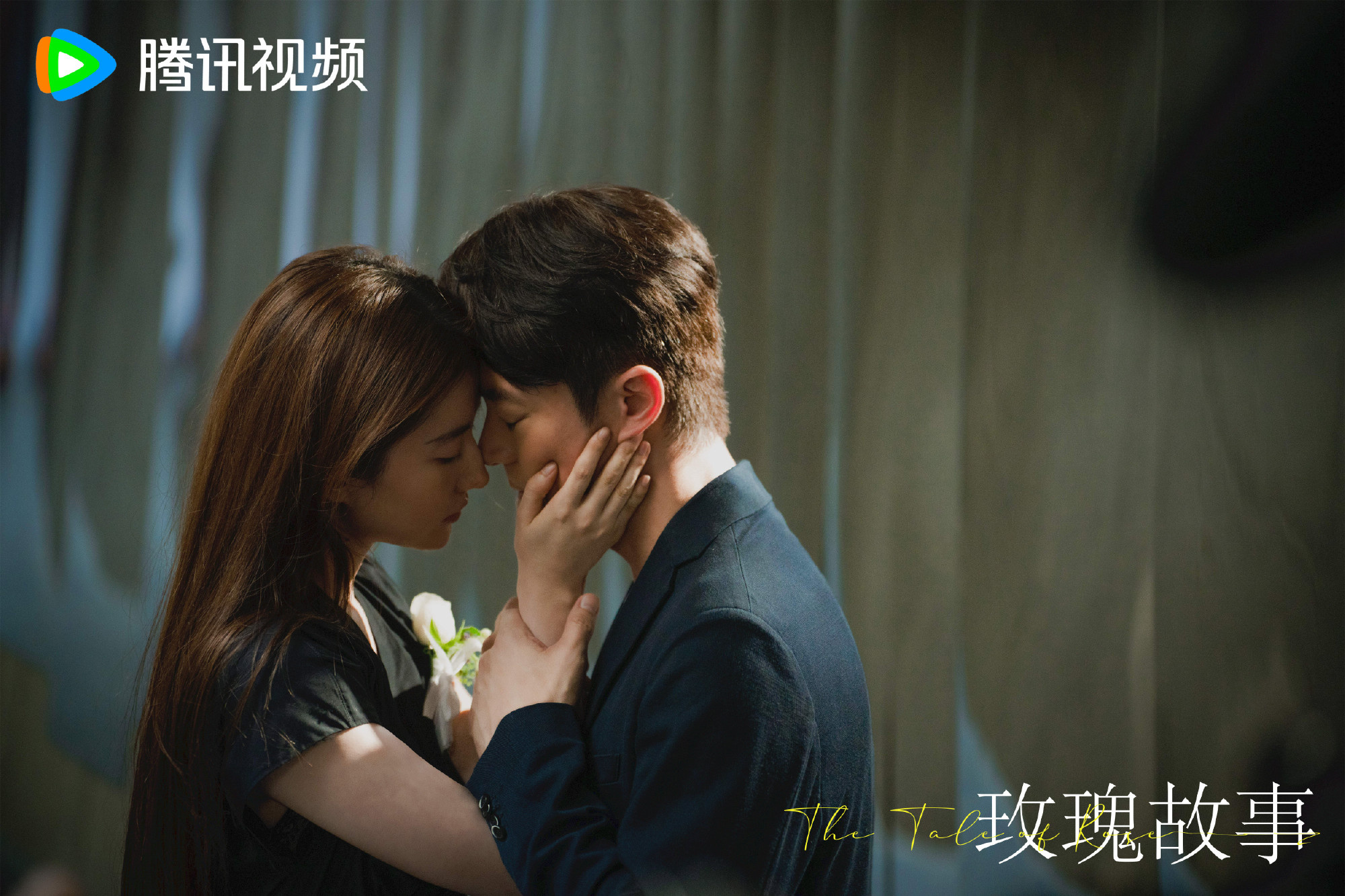 刘亦菲与男友热吻镜头曝光！首次揭晓新作《玫瑰故事》剧照
