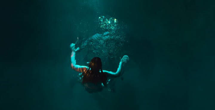 《暗泳》新预告曝光：水下恐惧逐渐蔓延泳池