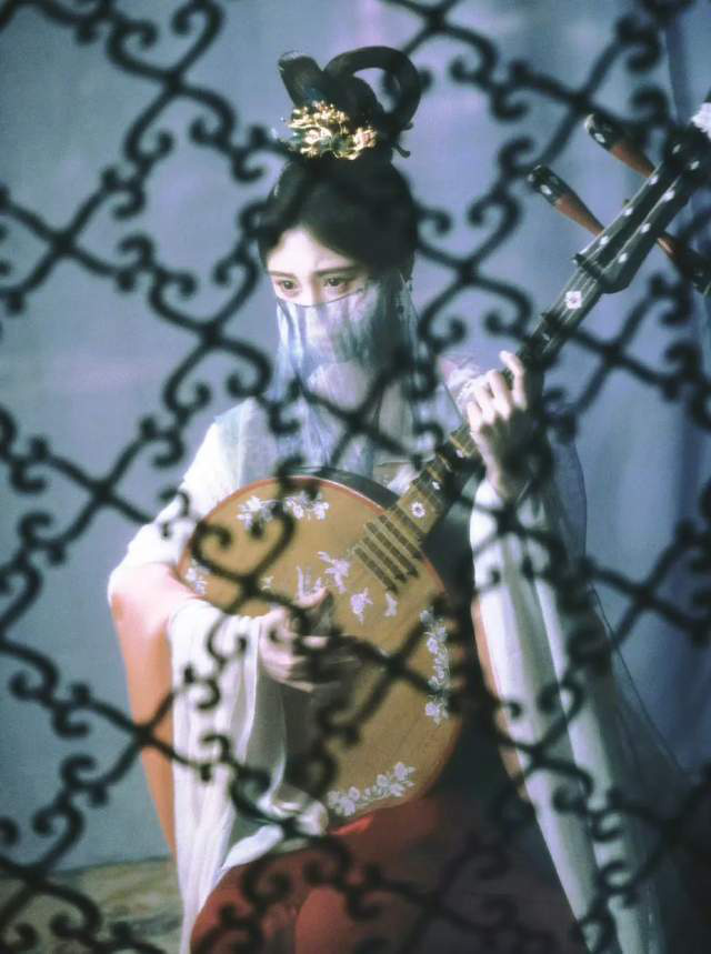 鞠婧祎在《花间令》中演恶女，或许会让她改变韩菱纱的反响。