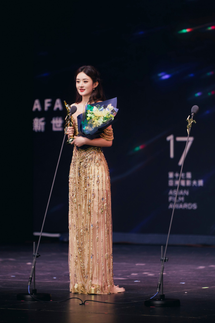 《与凤行》确定上映时期，赵丽颖再次获得亚洲电影大奖，36岁的她继续给观众们留下深刻印象！