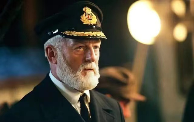 《泰坦尼克号》船长伯纳德希尔扮演者去世，享年79岁-2