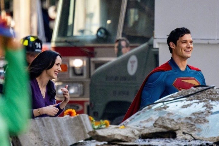 《超人》电影新款制服遭影迷批评，片场照曝光惹争议-1