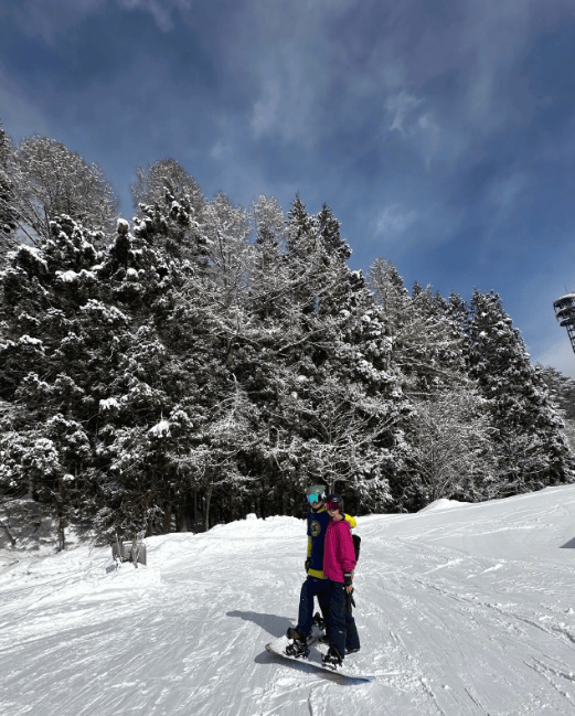 胡定欣元宵佳节首晒《滑雪》甜蜜合照-1