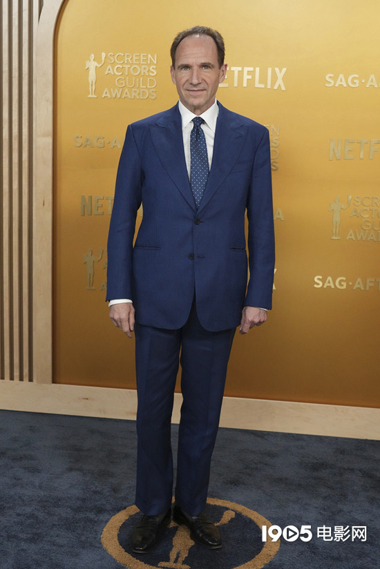 美国演员工会奖红毯：杨紫琼、黛米·摩尔等明星闪耀-4