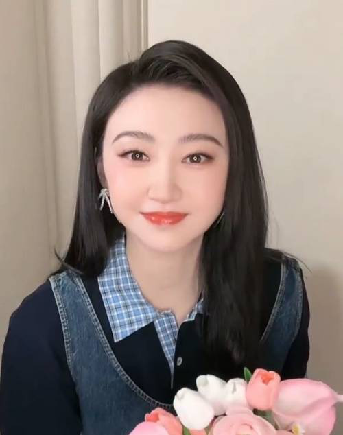景甜术后首秀直播，透露去年腿部手术经历-1
