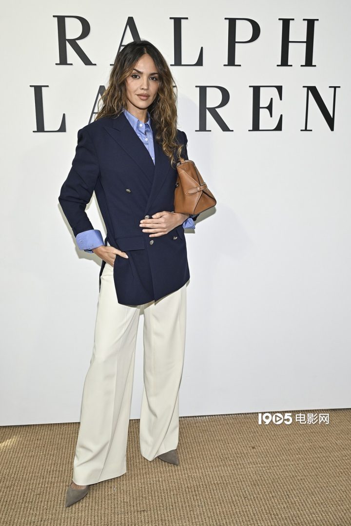 安妮·海瑟薇与林志玲“同框”，艾莎·冈萨雷斯“同场”-2