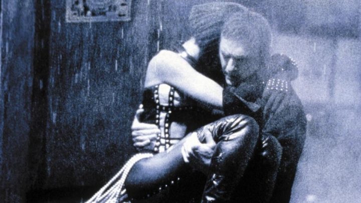 《保镖》重映：惠特妮·休斯顿经典爱情片再续新篇-1