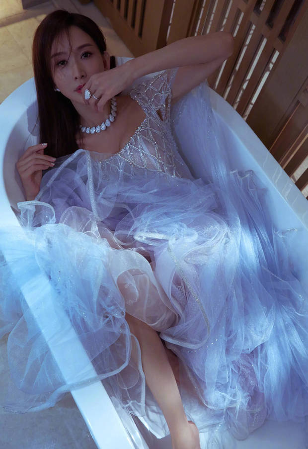 林志玲穿《珠链》仙女裙闪耀全场-1