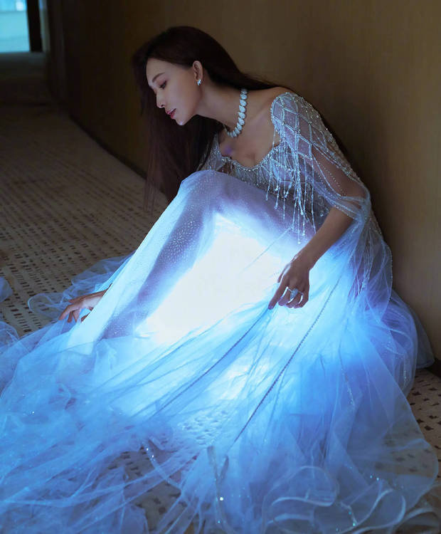 林志玲穿《珠链》仙女裙闪耀全场-2