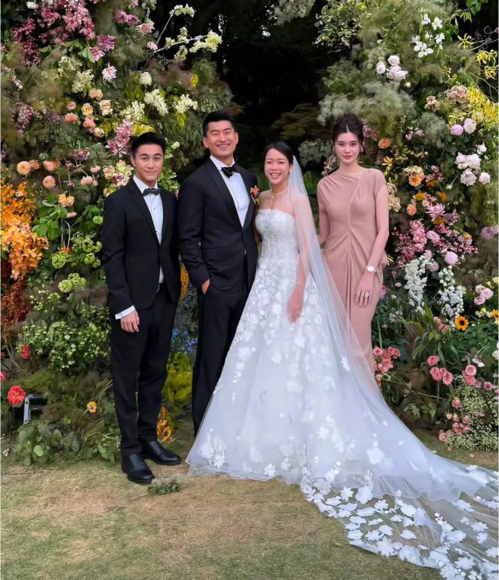 何猷君奚梦瑶出席好友婚礼，粉裙亮相气质非凡-1