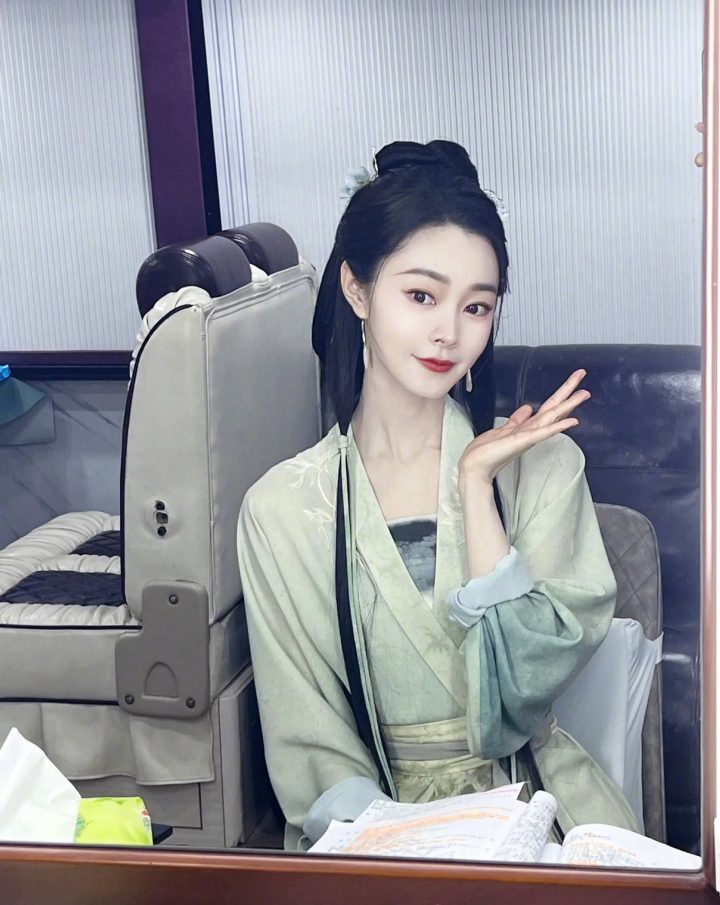 宋轶辟谣整容:新化妆师带来变化-1 宋轶辟谣整容:新化妆师带来变化-1