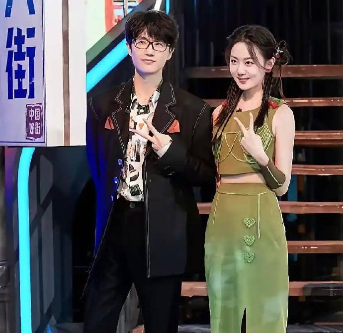 许嵩母亲朋友辟谣:许嵩冯禧9月9日结婚消息不实-1 许嵩母亲朋友辟谣:许嵩冯禧9月9日结婚消息不实-1