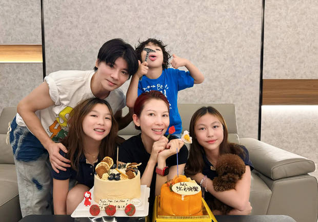 蔡少芬庆生喜乐融融!张晋晒“全家福”恩爱逗趣-1 蔡少芬庆生喜乐融融!张晋晒“全家福”恩爱逗趣-1