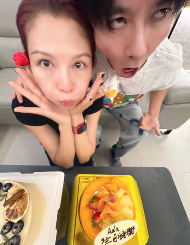 蔡少芬庆生喜乐融融!张晋晒“全家福”恩爱逗趣-3 蔡少芬庆生喜乐融融!张晋晒“全家福”恩爱逗趣-3