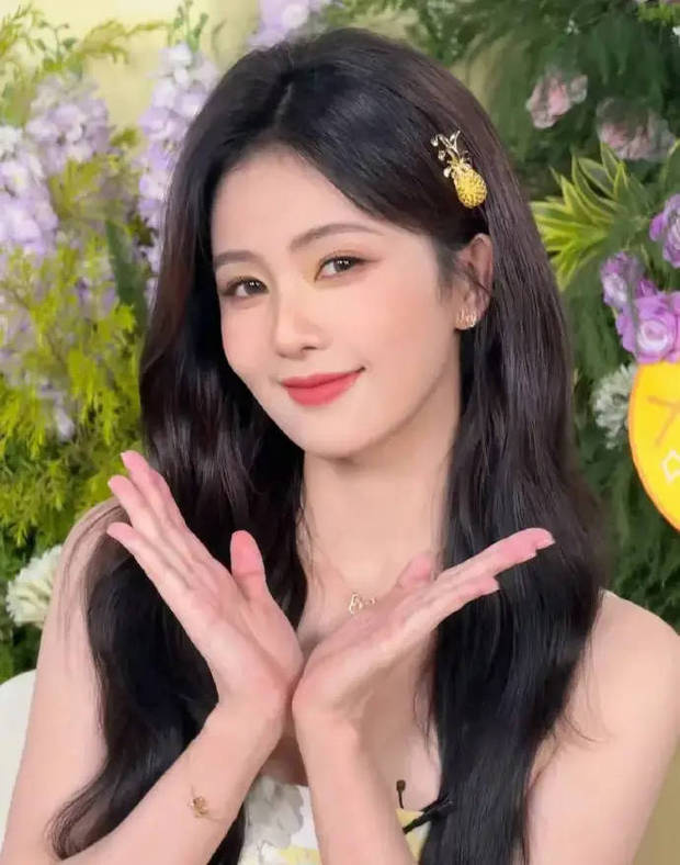 《白鹿》淡黄长裙 清新托腮 甜美俏皮-2 《白鹿》淡黄长裙 清新托腮 甜美俏皮-2