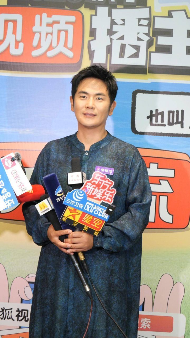 张晓龙:《甄嬛传》剧组再聚首,亲如一家无隔阂-1 张晓龙:《甄嬛传》剧组再聚首,亲如一家无隔阂-1