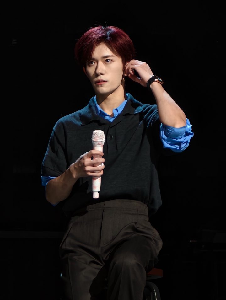 易烊千玺透露：刮痧后洗澡导致高烧-1