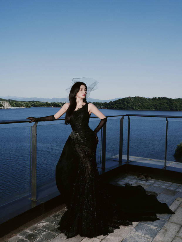 刘涛着黑裙,变身神秘画报女神-4 刘涛着黑裙,变身神秘画报女神-4