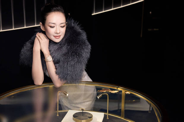 章子怡华贵亮相:皮草毛领搭配亮片裙-2 章子怡华贵亮相:皮草毛领搭配亮片裙-2