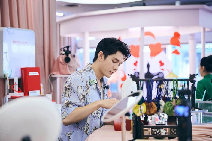 《巴黎合伙人》快闪受追捧,线下沙龙续国货传奇-3 《巴黎合伙人》快闪受追捧,线下沙龙续国货传奇-3