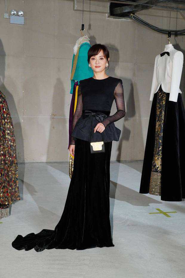 孙俪与何超莲同框:优雅知性PK甜美可人-2 孙俪与何超莲同框:优雅知性PK甜美可人-2