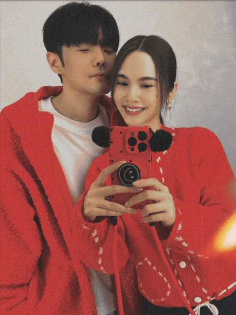 杨丞琳晒牵手照庆贺与李荣浩结婚六周年,仪式感十足!-1 杨丞琳晒牵手照庆贺与李荣浩结婚六周年,仪式感十足!-1