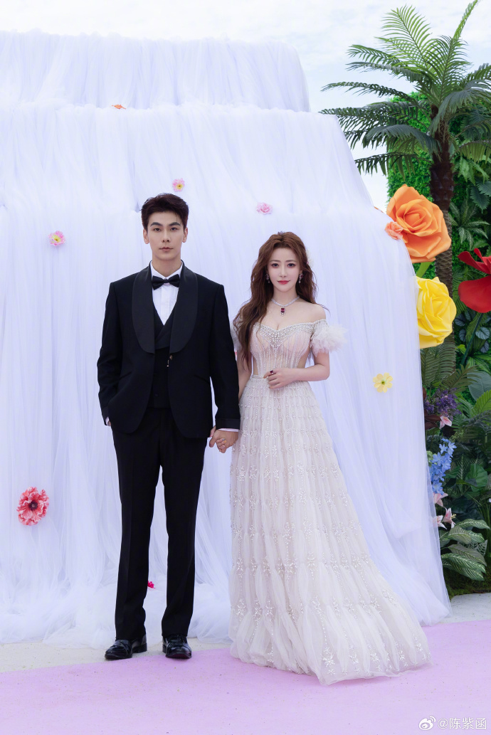 陈紫函透露：长期分居导致婚姻“亮红灯”-1