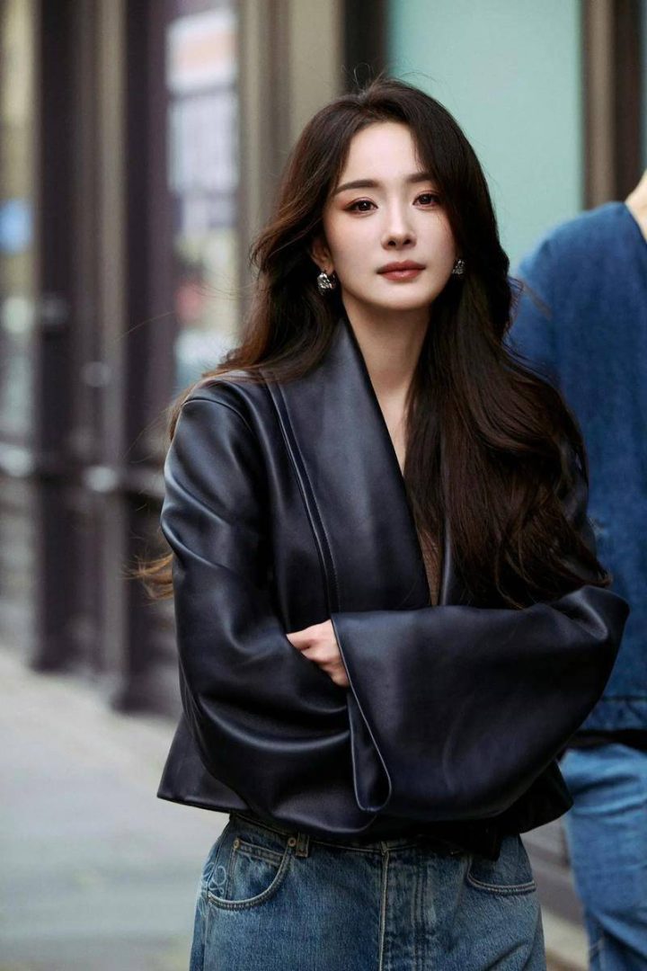 杨幂谈女演员冬穿礼服：保暖有方，不必心疼，专业有温度-1