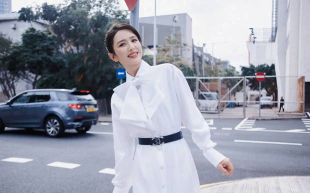 佟丽娅携朵朵登台，母子同框演绎温情时刻-3