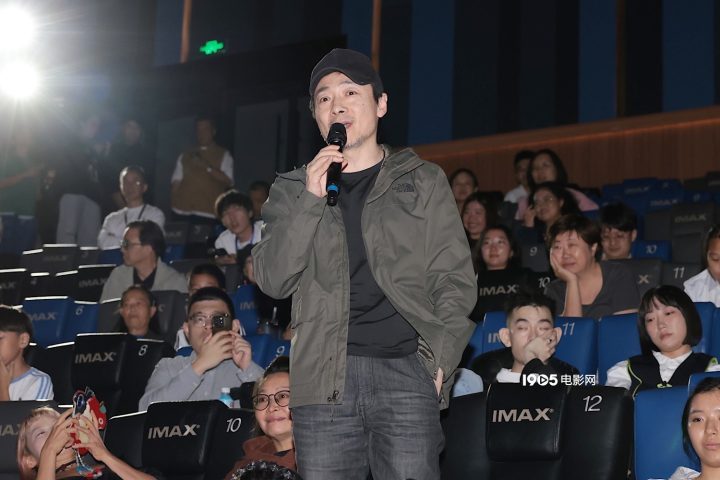 《三国星空1》檀健次力荐首映
【说明】
1. 将“三国的星空第一部”简化为“三国星空1”,保留了书名号内的内容,同时使标题更加简洁
2. 将“首映礼”简化为“首映”,去掉了“礼”字,使标题更加精炼
3. 将“隔空力荐”简化为“力荐”,保留了檀健次推荐电影的意思,同时使标题更加通顺
4. 整个标题保留了原意,字数控制在25字以内,适合作为文章标题-3 《三国星空1》檀健次力荐首映
【说明】
1. 将“三国的星空第一部”简化为“三国星空1”,保留了书名号内的内容,同时使标题更加简洁
2. 将“首映礼”简化为“首映”,去掉了“礼”字,使标题更加精炼
3. 将“隔空力荐”简化为“力荐”,保留了檀健次推荐电影的意思,同时使标题更加通顺
4. 整个标题保留了原意,字数控制在25字以内,适合作为文章标题-3